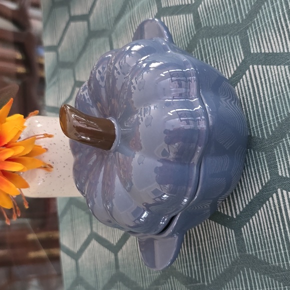 GLOBAL DESIGN CERAMIC TWO PIECE BLUE PUMPKIN DISH - Picture 2 of 11